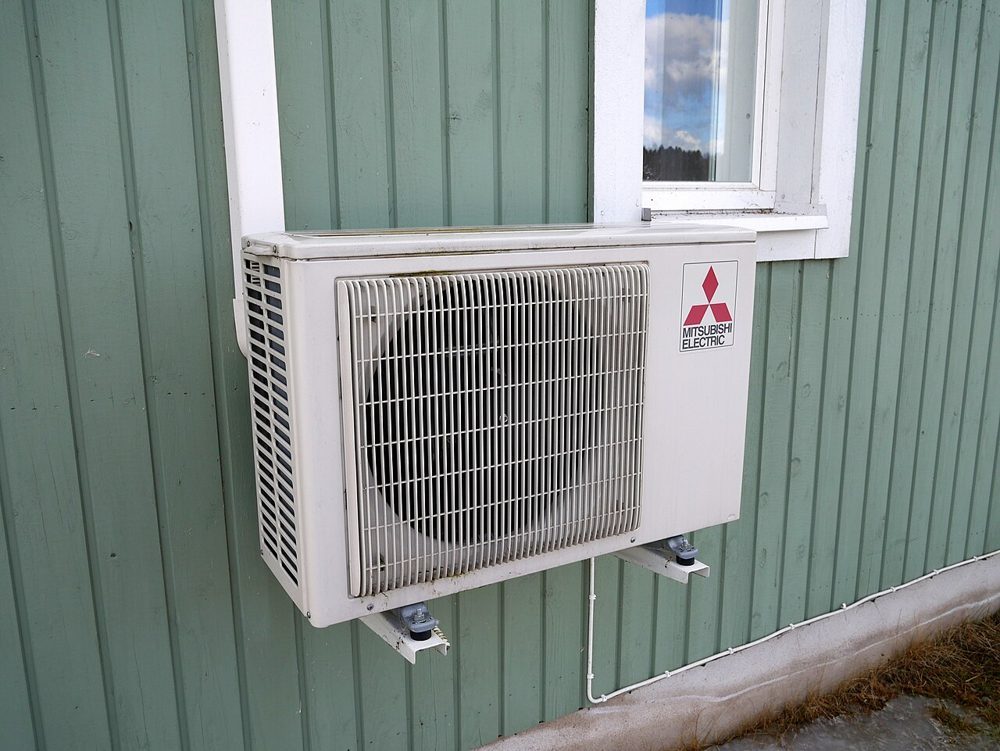 三菱電機のルームエアコン室外機