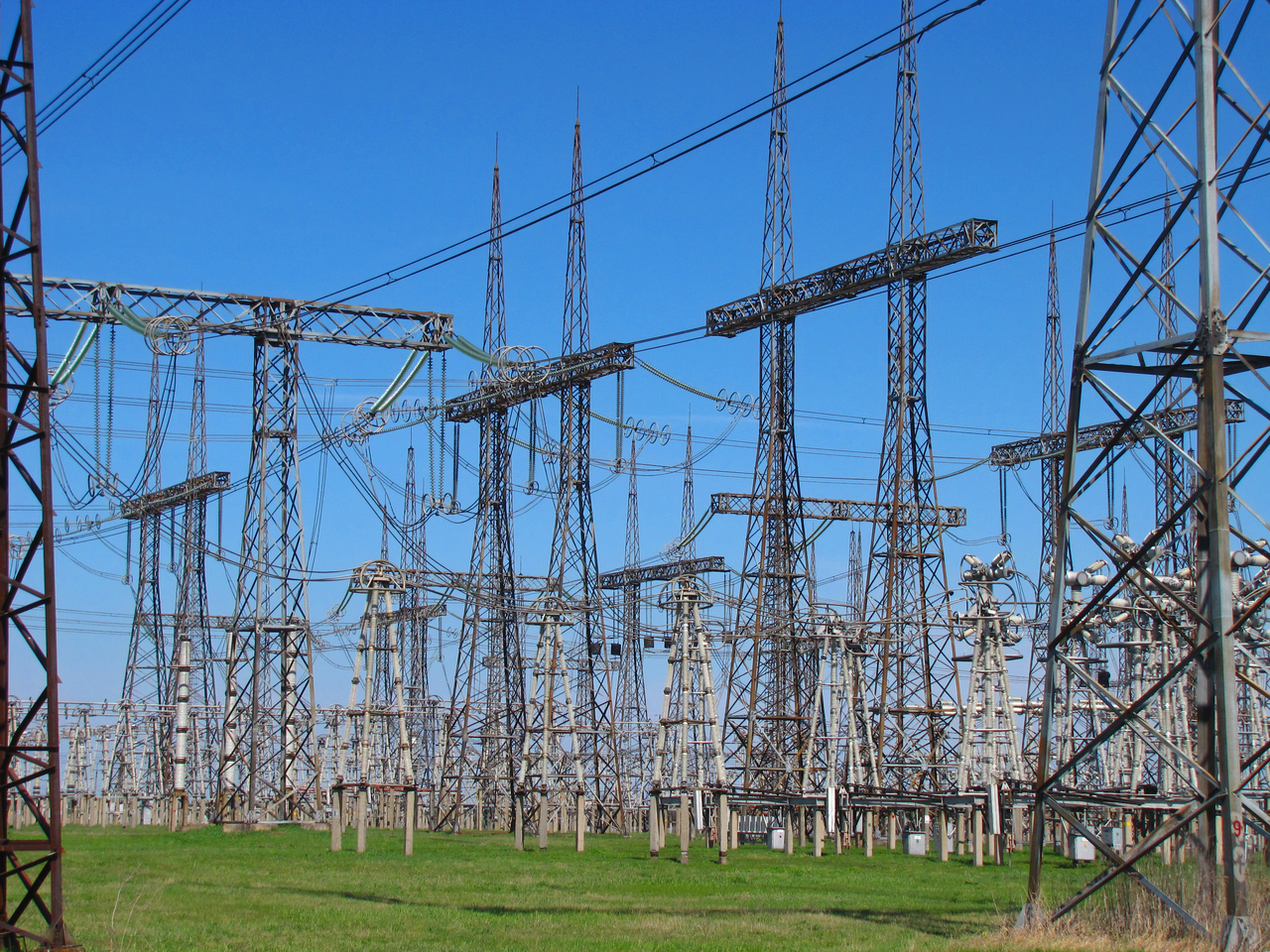 Outdoor switchyard equipment at a 750 kV-class electric substation