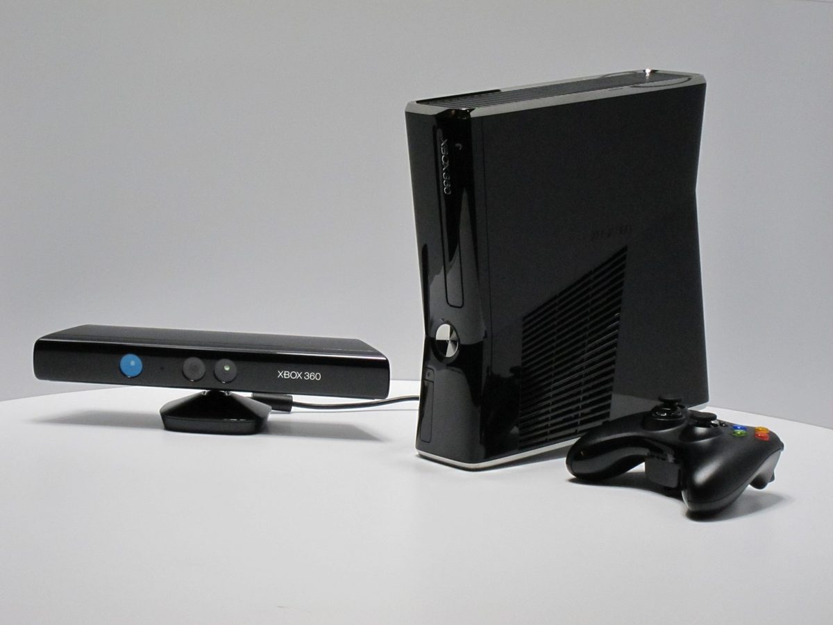 2010年のE3で展示されたXbox 360とKinectセンサー